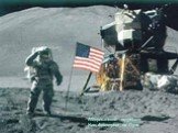 Американский астронавт Нил Армстронг на Луне