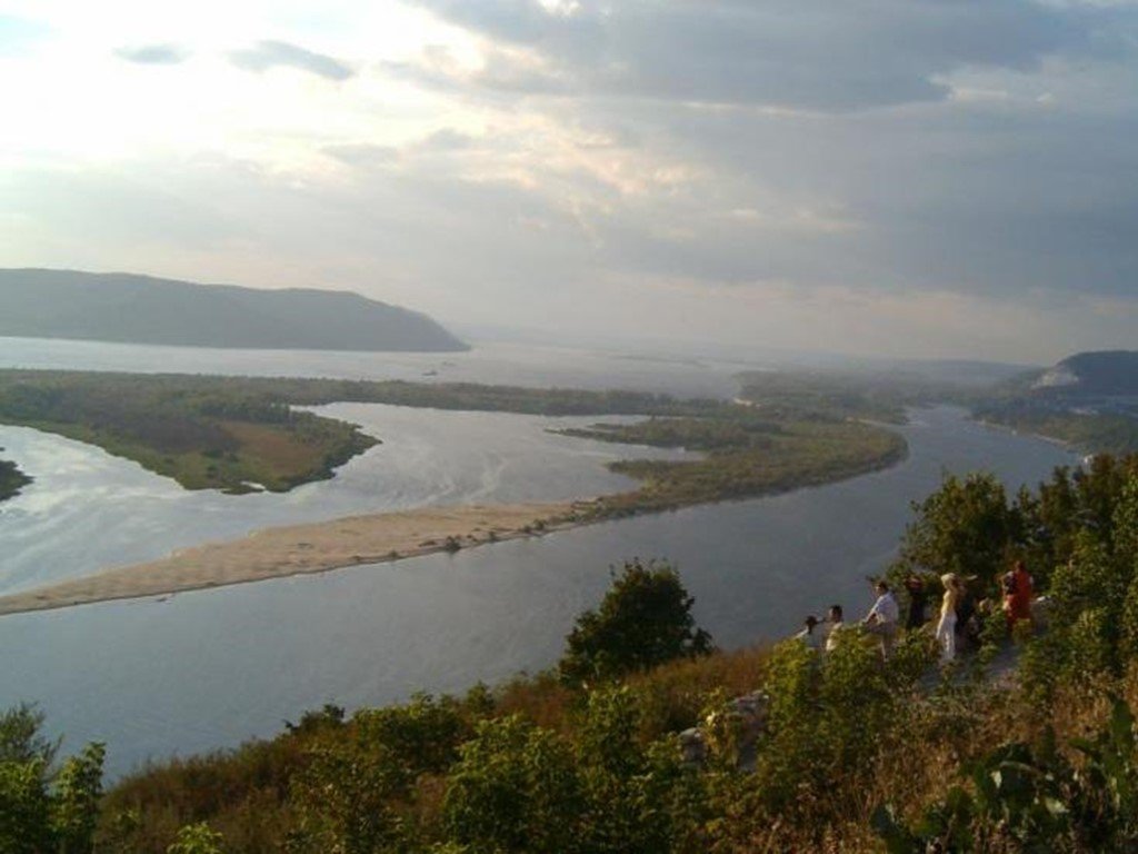 Внутренний сток реки волга. Волга река. Реки России Волга. Название реки Волга. Река Волга слайд.