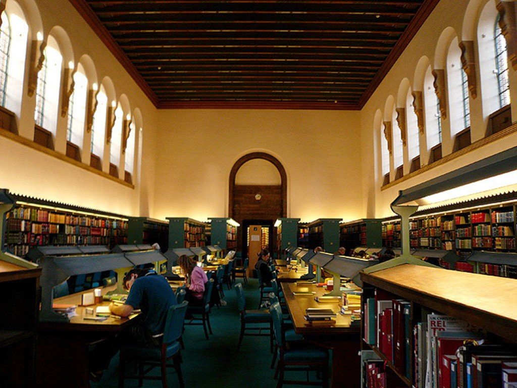 Сайты библиотек университетов. Библиотека Кембриджского университета. Королевский колледж Кембридж внутри. Кембридж университет внутри. Кембридж университет библиотека.