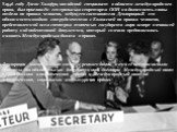 В 1946 году Джон Хамфри, канадский специалист в области международного права, был приглашён генеральным секретарем ООН на должность главы отдела по правам человека, ведущего составителя Декларации.В его обязанности входило сотрудничество с Комиссией по правам человека, представленной всем спектром т