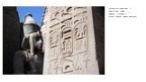 Египетские иероглифы с картушами имени Рамсеса II в храме г. Луксор (период Новое царство)