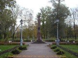 Памятный обелиск на месте дуэли Пушкина.