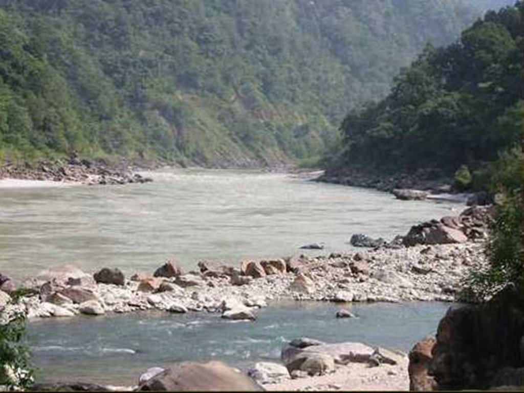 Какие реки берут начало в гималаях. Исток реки ганг. Река Ганга в Гималаях. Начало реки Индии. Устье реки ганг.