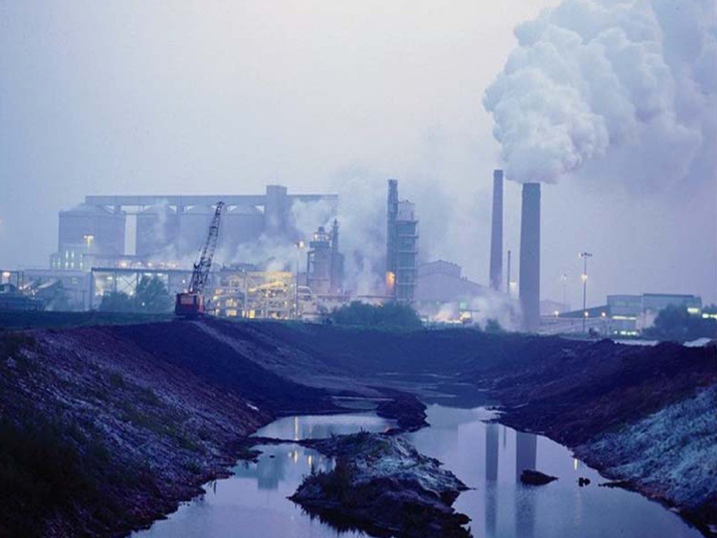 Кислотный смог. Загрязнение воздуха. Загрязнение заводами. Современная экология. Выбросы промышленных предприятий.
