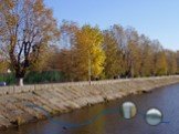 Голубая бусина - Верхнетуринский пруд с плотиной, давший жизнь городу. Площадь голубого зеркала- 473 км². Вдоль плотины, словно былинная стража, стоят красавцы – тополя, посаженные в самом конце 19 века